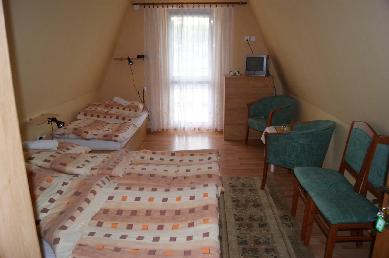 Nitrianske Rudno Penzion Koruna מראה חיצוני תמונה
